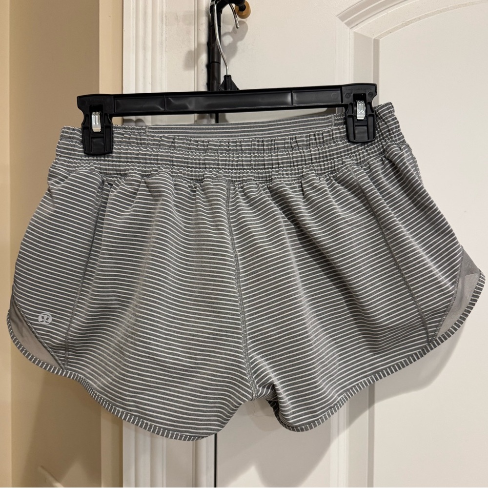 Lululemon Hotty Hot Lined Short 2.5” size 8